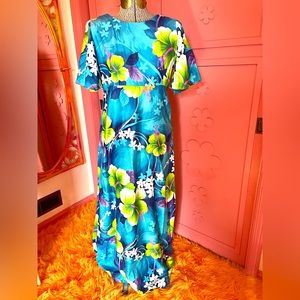 Vintage Hukilau Fashions Hawaiian Dress